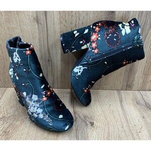 Just Fabulous Loreida Ankle Boots Women’s Size US 5.5 Floral Print Block Heels